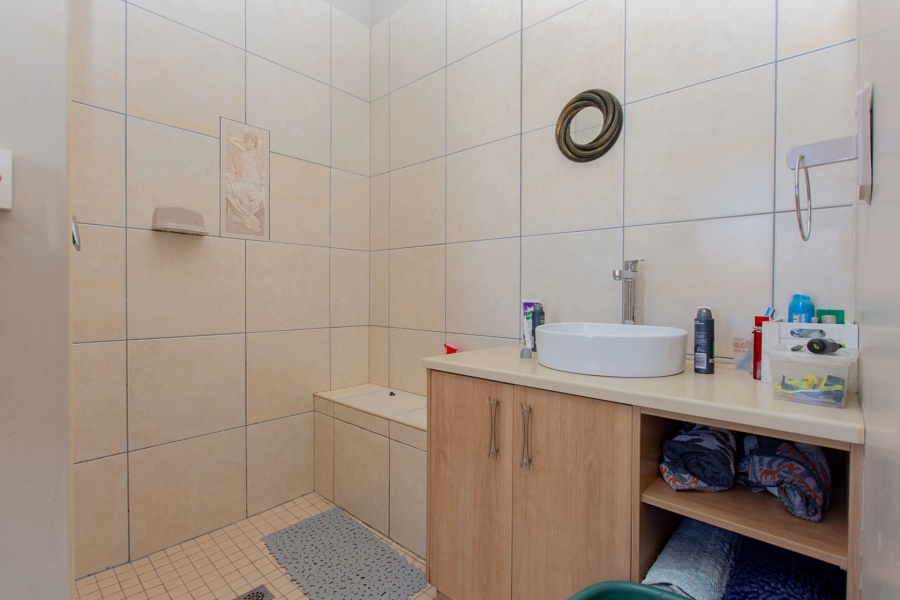 5 Bedroom Property for Sale in Myburgh Park Western Cape